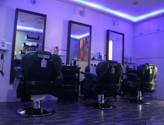 Natural Green – Unisex Salon & Bridal Studio