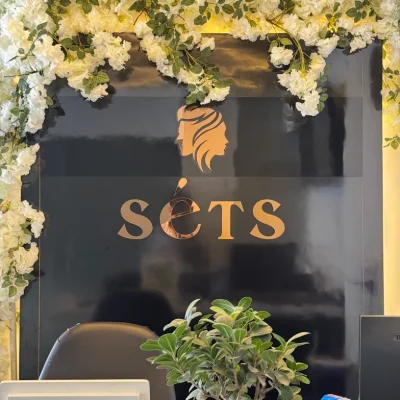 Sets Unisex Salon